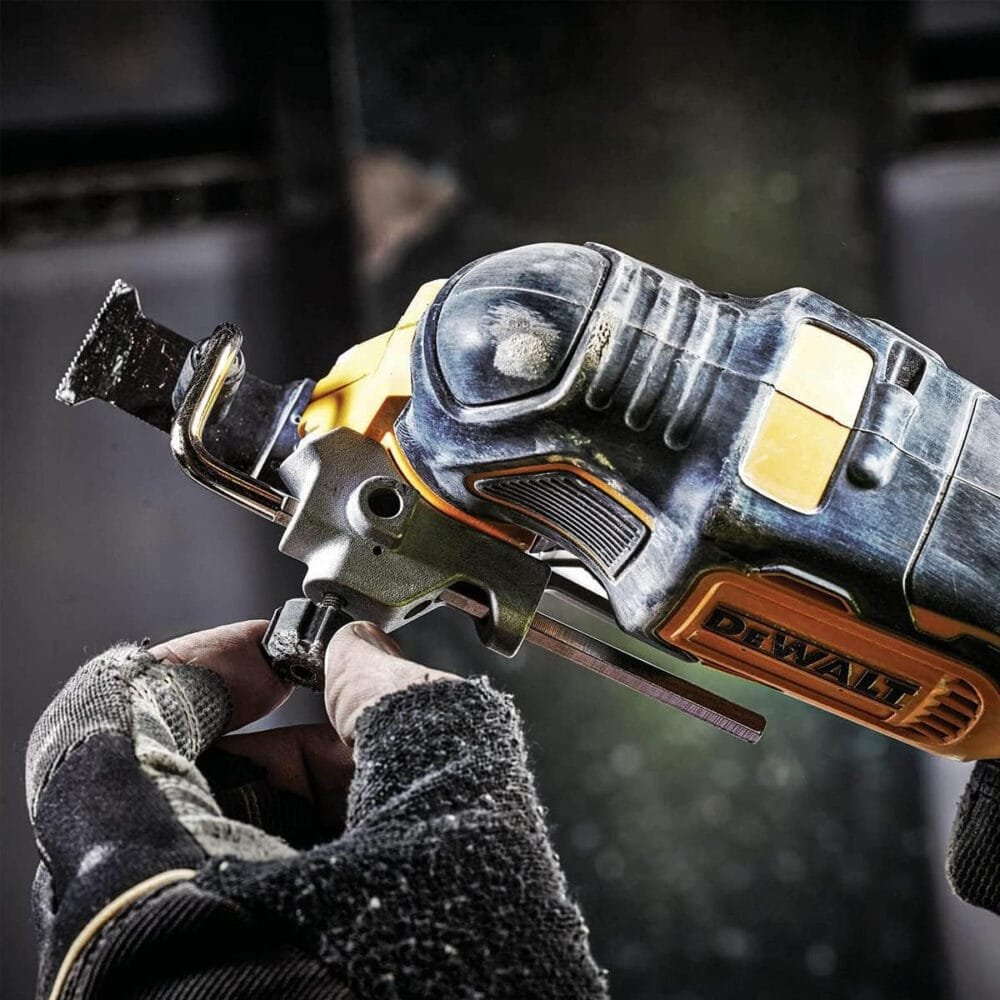 Dewalt DCS355N 18V Oscillating Brushless Multitool with 39 Piece Accessories Set
