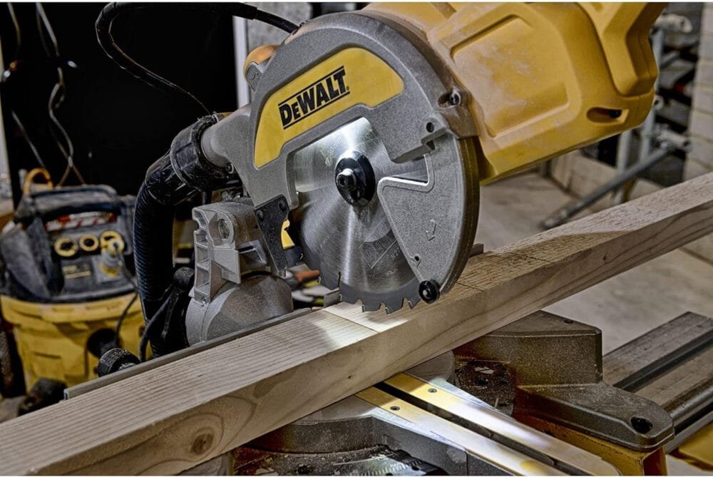 DeWalt DEWDWS777 216 mm 1600 W 240 VXPS Crosscut Mitre Saw - Yellow