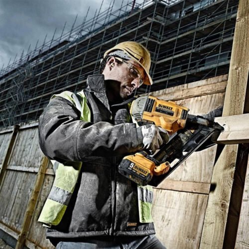 Dewalt DCN692N 18V Brushless Framing Nailer with 1 x 6Ah Battery