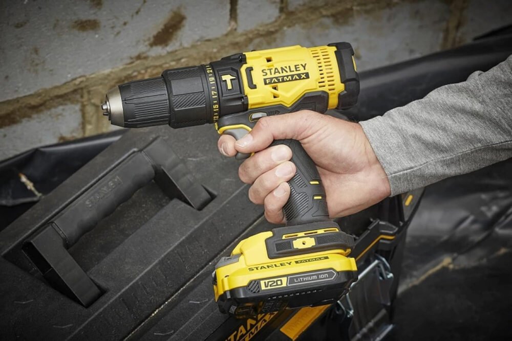 STANLEY FATMAX SFMCK469M2-QW Combination Kit V20 18 V Consisting of Hammer Drill, Hand Circular Saw, Angle Grinder, Impact Driver, Charger and 2 x 4.0Ah Batteries